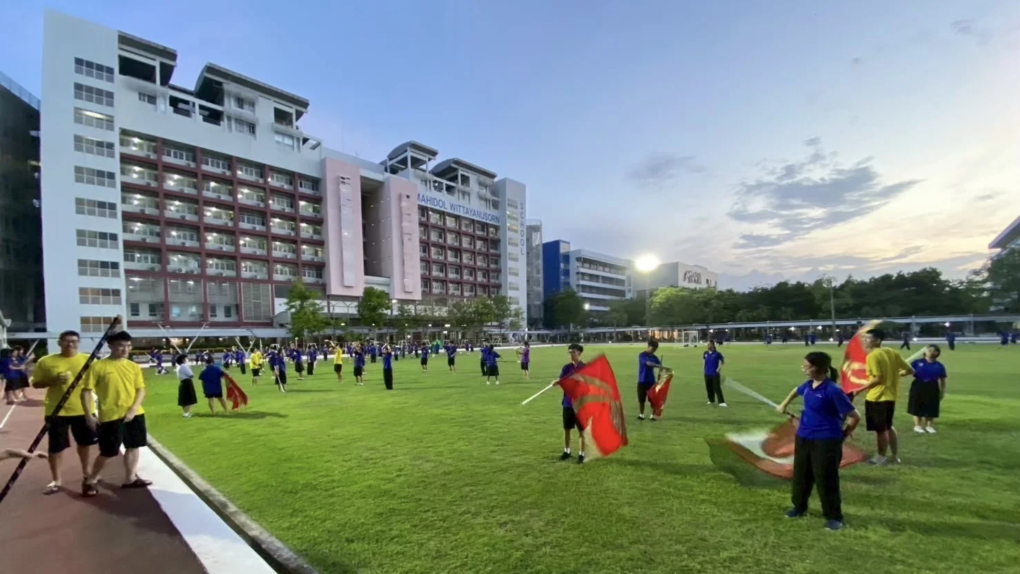 อยากควงไม้มาถามพี่ activity image 5